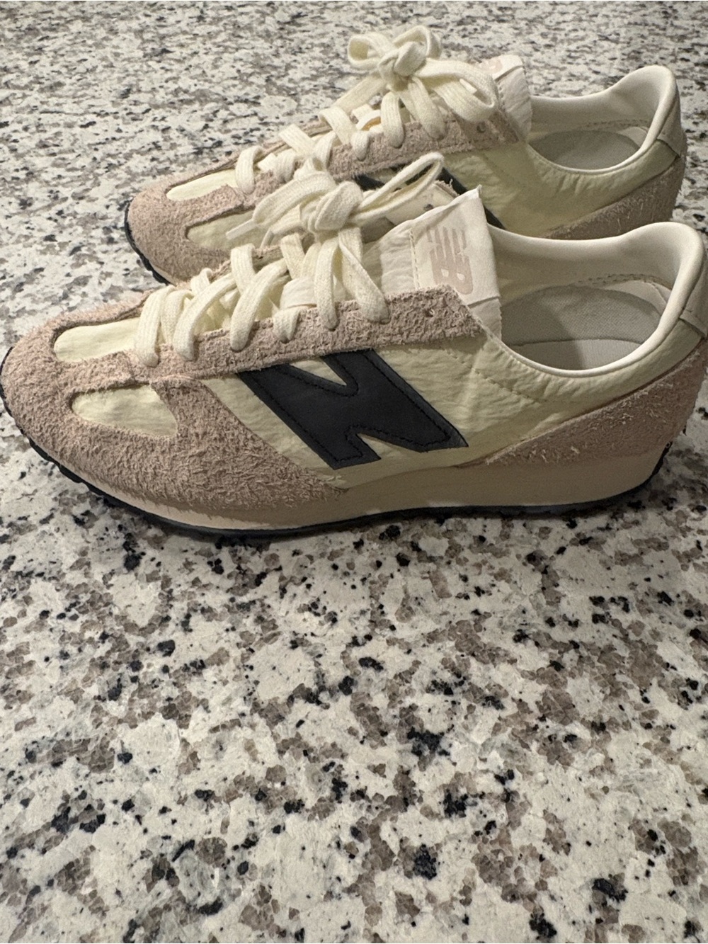 New Balance 471 Women's Cream and Black Retro Runner Sneakers
